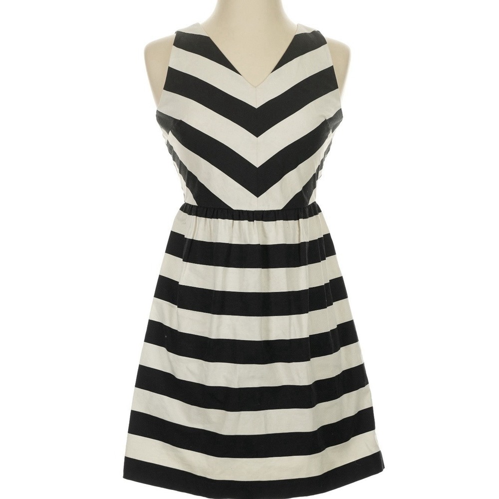 ANN TAYLOR LOFT Chevron Black White Striped Dress Sleeveless 0 Petite
